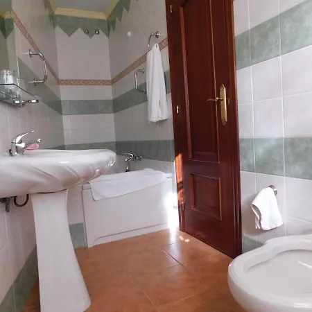 Hostal Macías, El Rey del Sol *